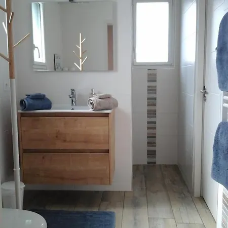 Le Temps D'une Pause Bed & Breakfast 3*